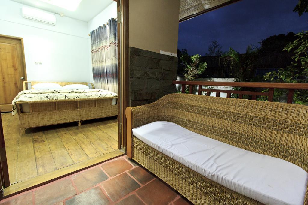Villa Bale Seni Mataram Exterior photo