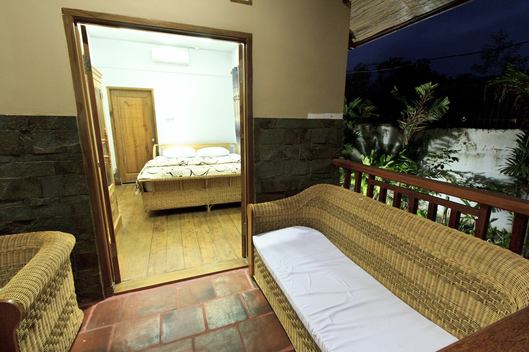 Villa Bale Seni Mataram Exterior photo